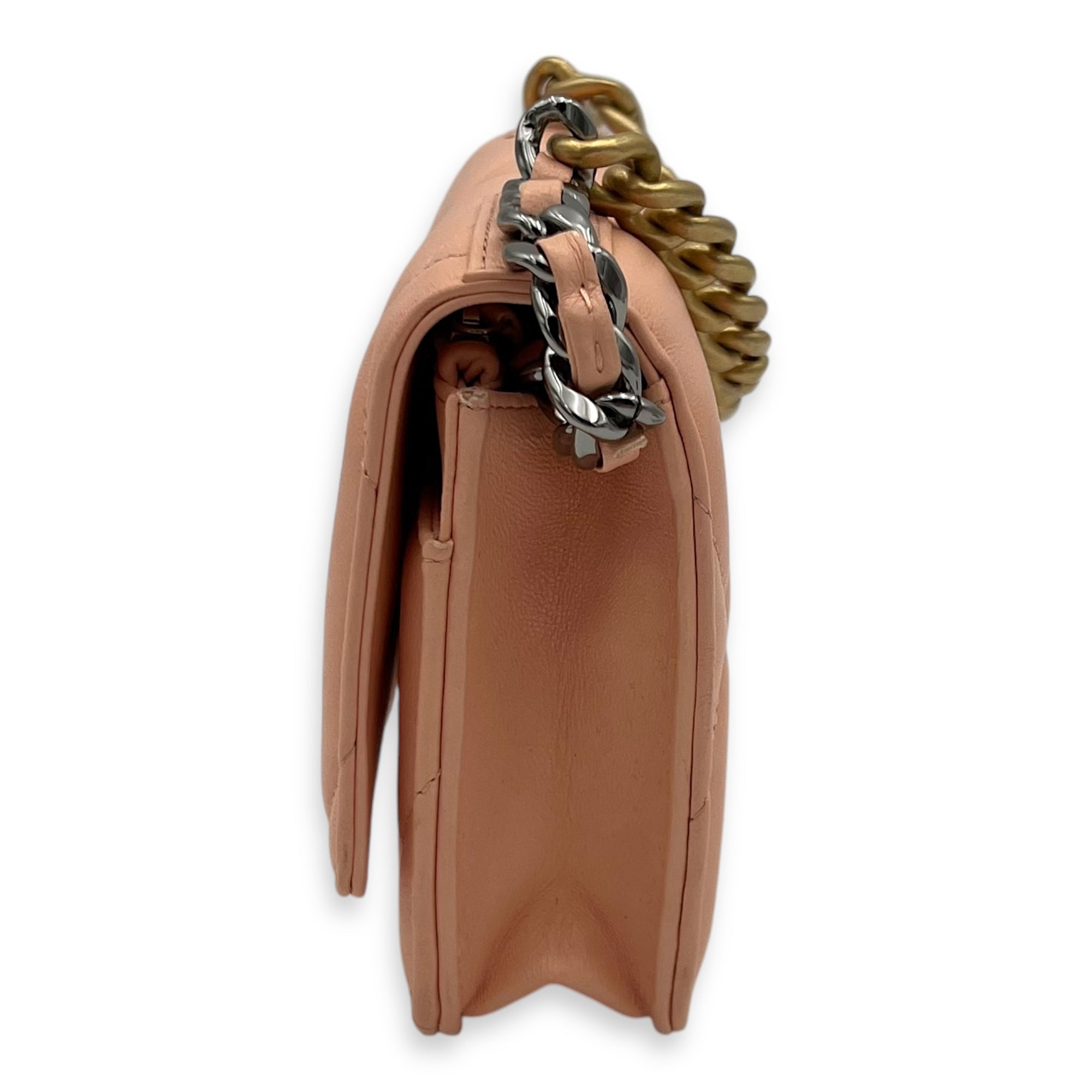 C19 Wallet On Chain Peach in Lambskin, Mixed hardware