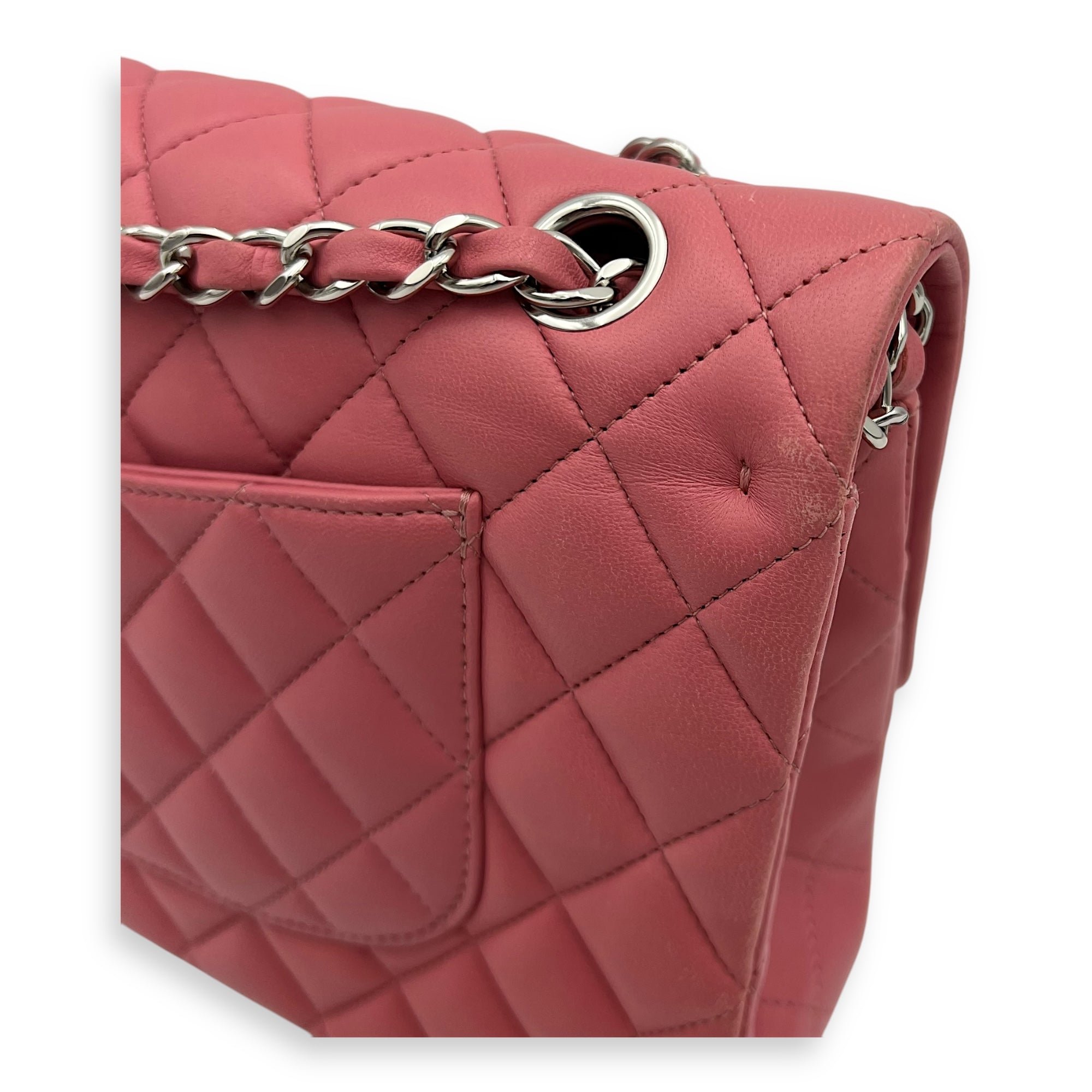 Classic Medium Pink Shoulder Bag in Lambskin, Silver hardware