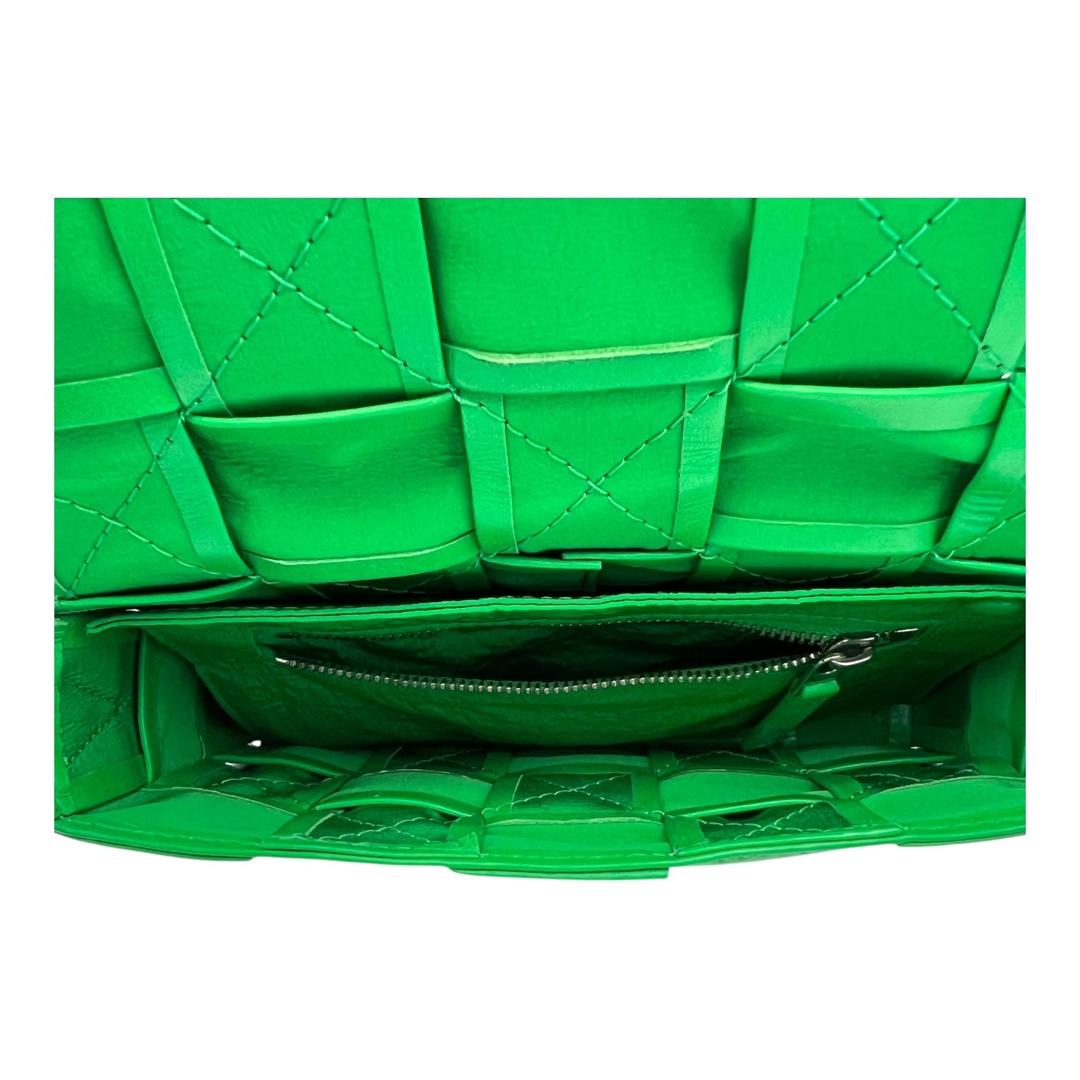Cassette Crossbody Bag Green in Calfskin, Silver hardware