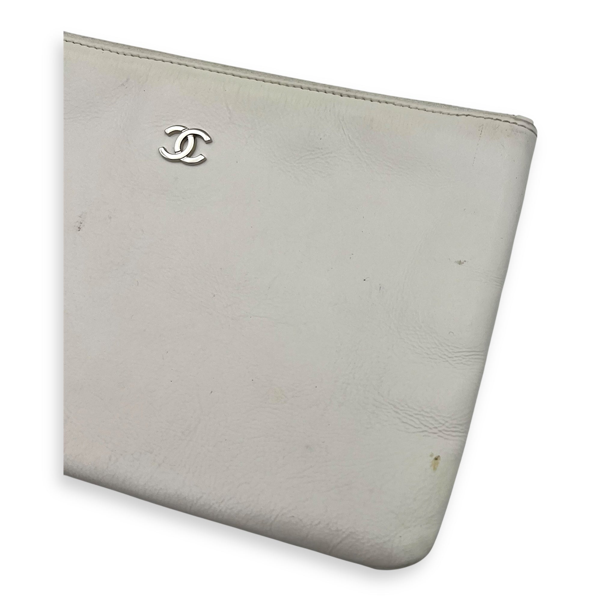 22 Tote Tote Bag Small White in Calfskin, Silver hardware