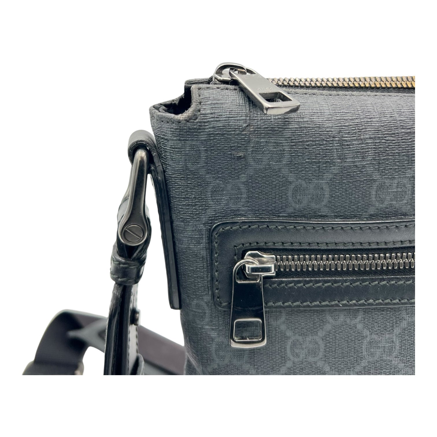 GG Supreme Black Messenger in Coated Canvas, Ruthenium hardware