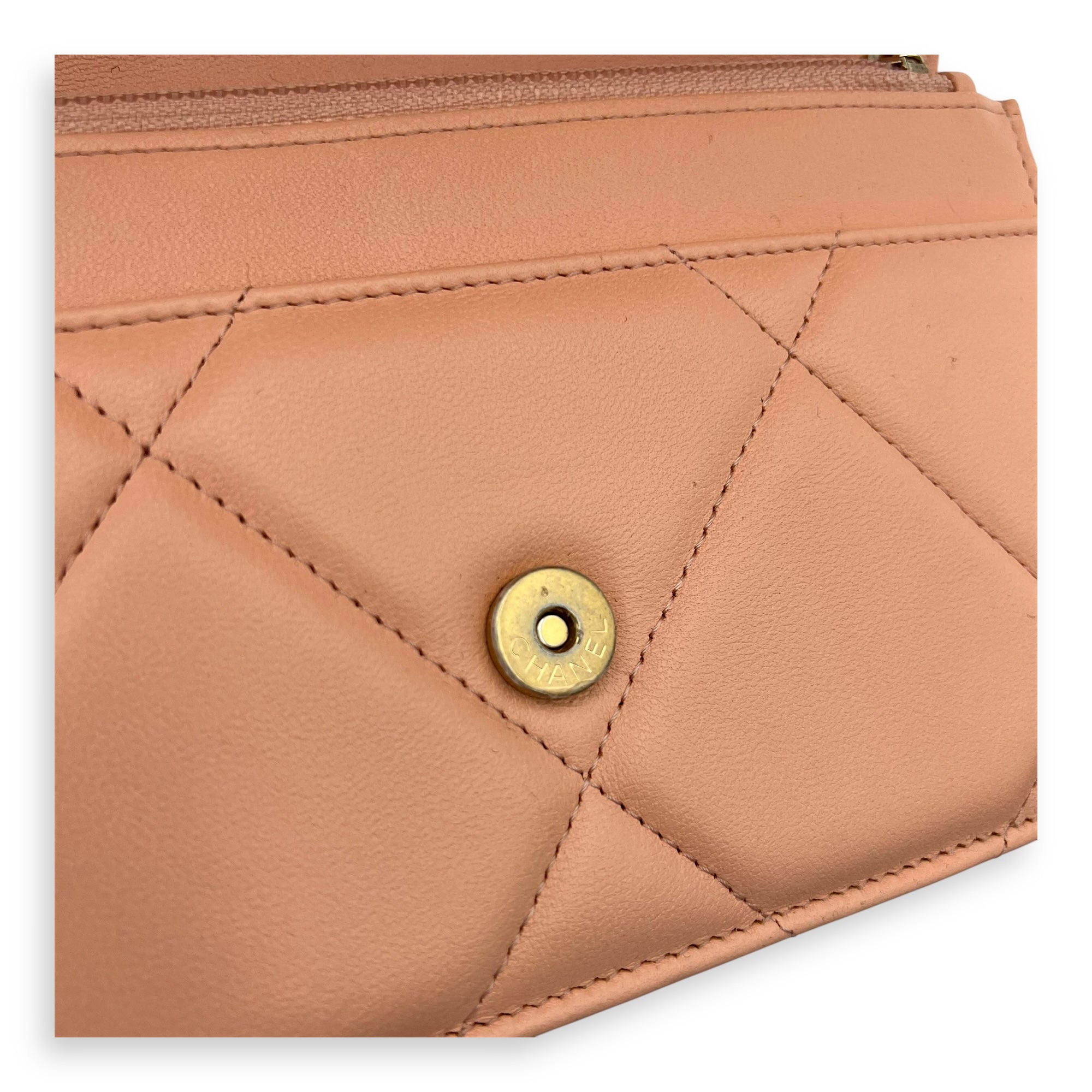 C19 Wallet On Chain Peach in Lambskin, Mixed hardware