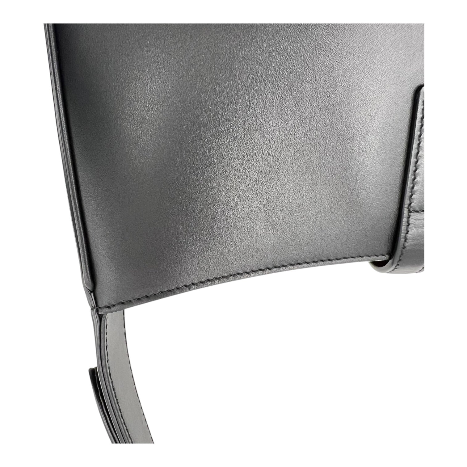 Le 5 A 7 Shoulder Bag Black in Calfskin, Gold hardware