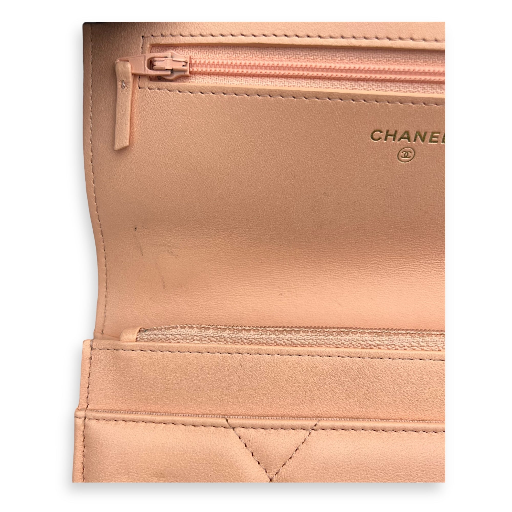 C19 Wallet On Chain Peach in Lambskin, Mixed hardware