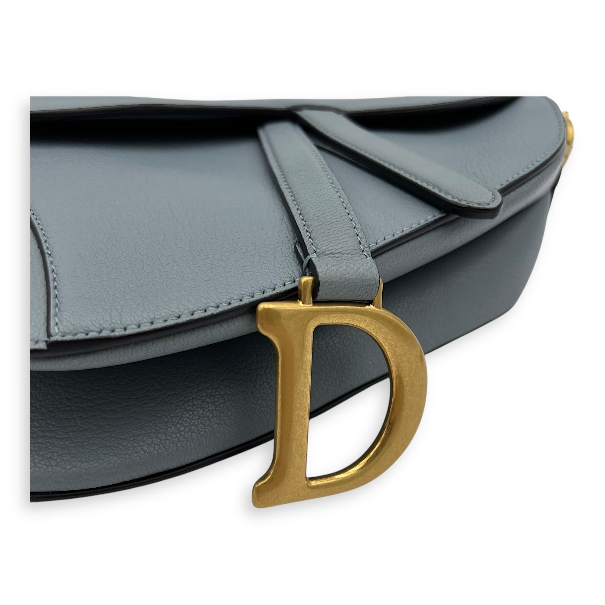 Saddle Shoulder Bag Medium Blue in Calfskin, Gold hardware