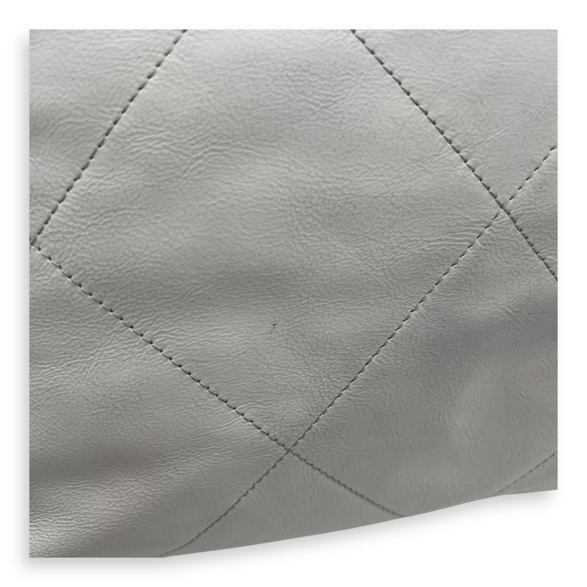 22 Tote Tote Bag Small White in Calfskin, Silver hardware