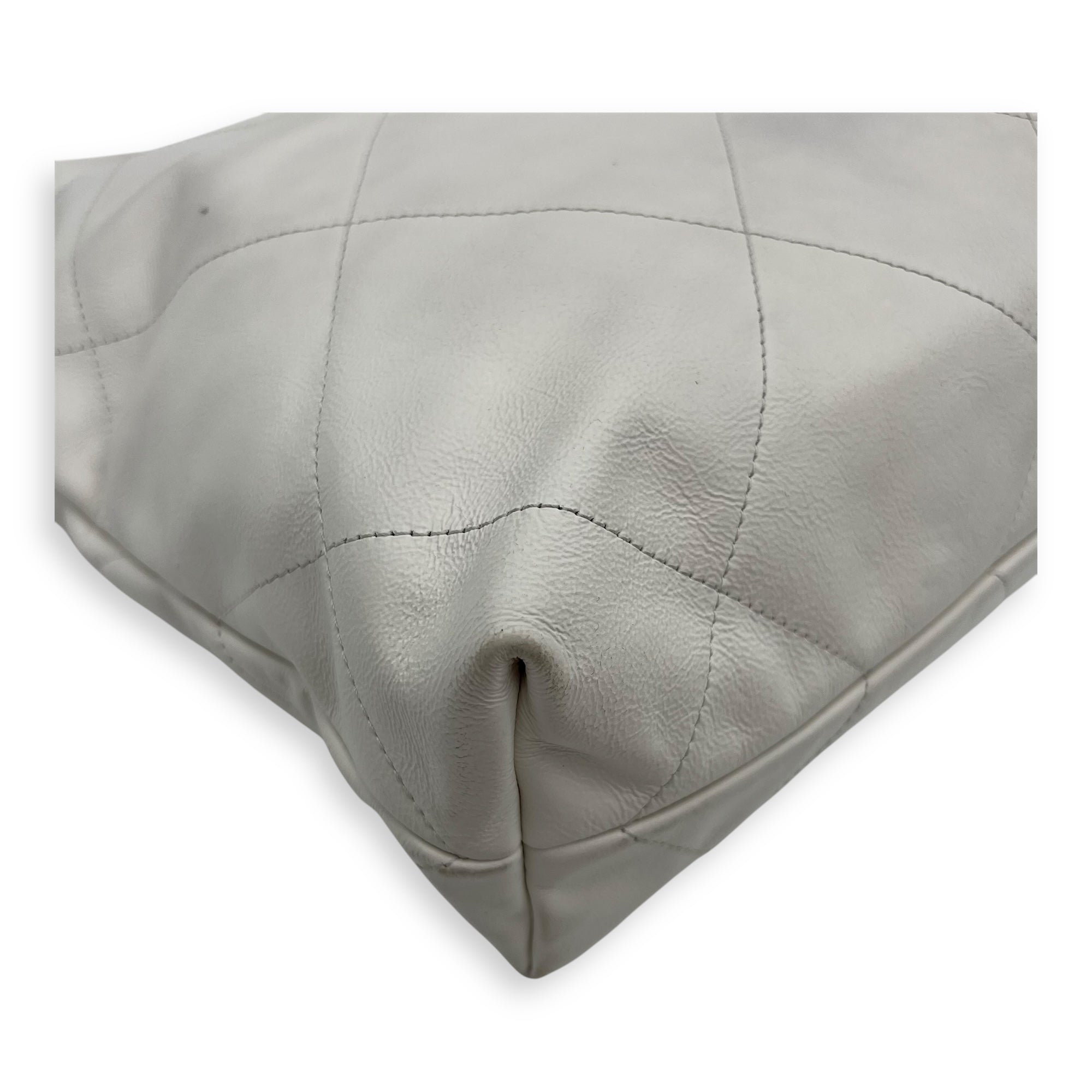 22 Tote Tote Bag Small White in Calfskin, Silver hardware