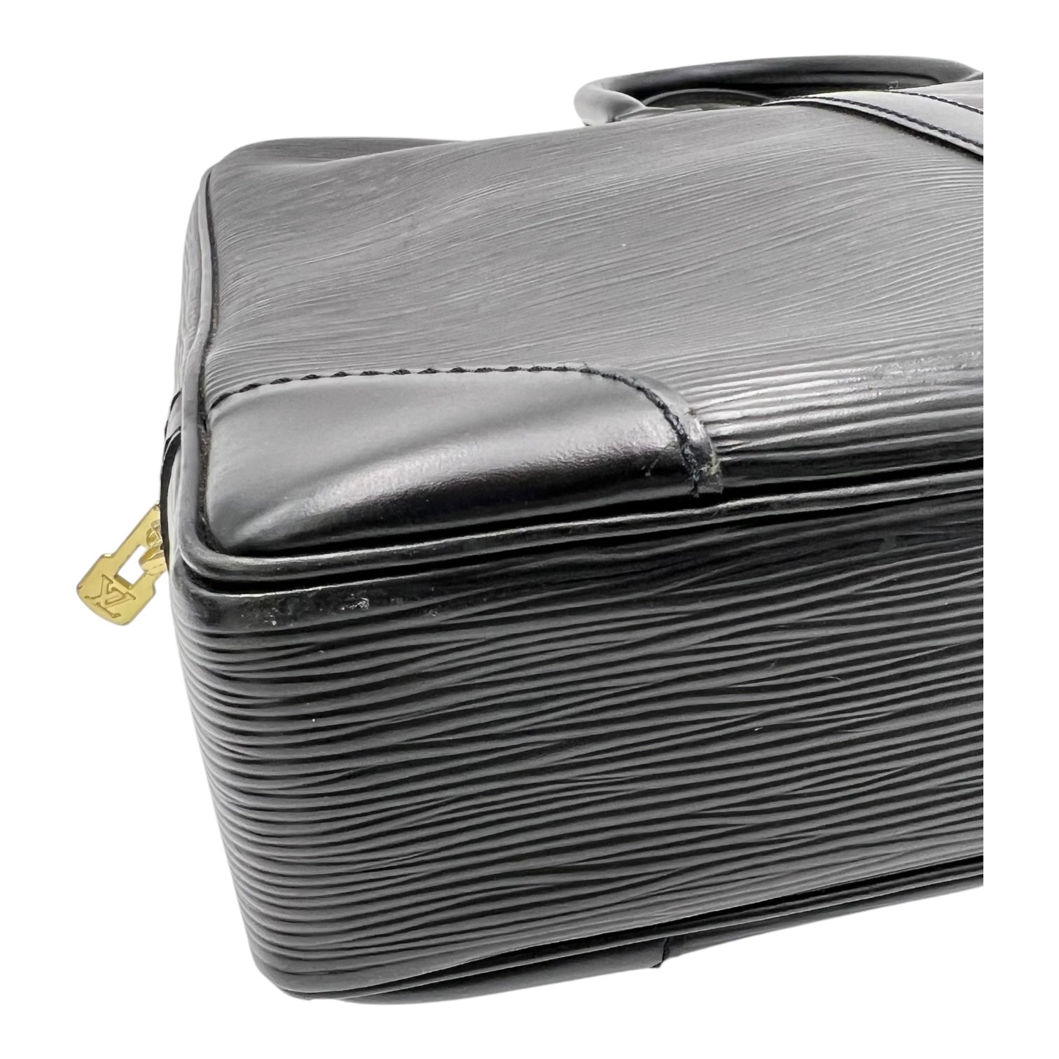 Porte document voyage Messenger Black in Epi Leather, Gold hardware
