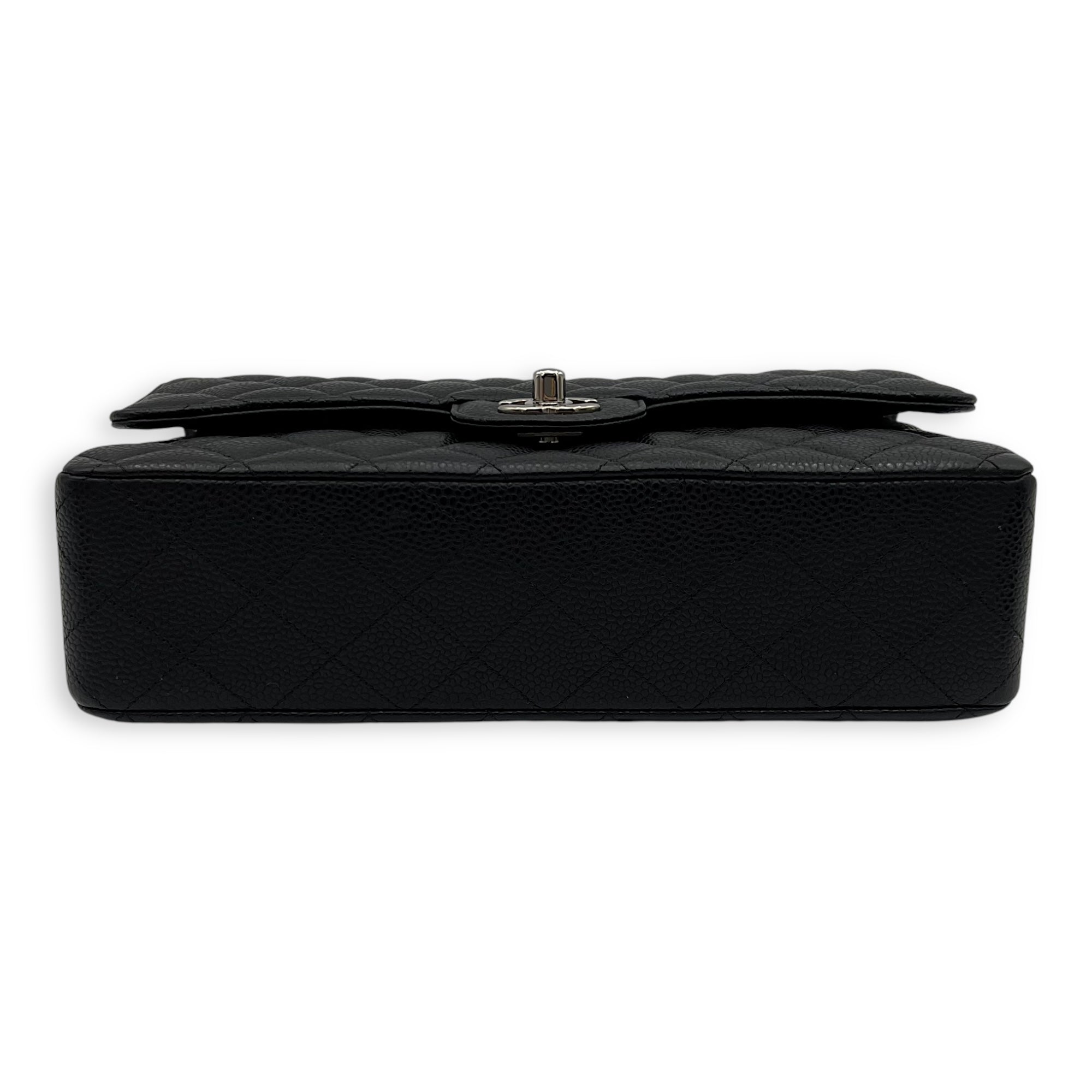 Classic Medium Black Shoulder Bag in Caviar Leather, Silver hardware