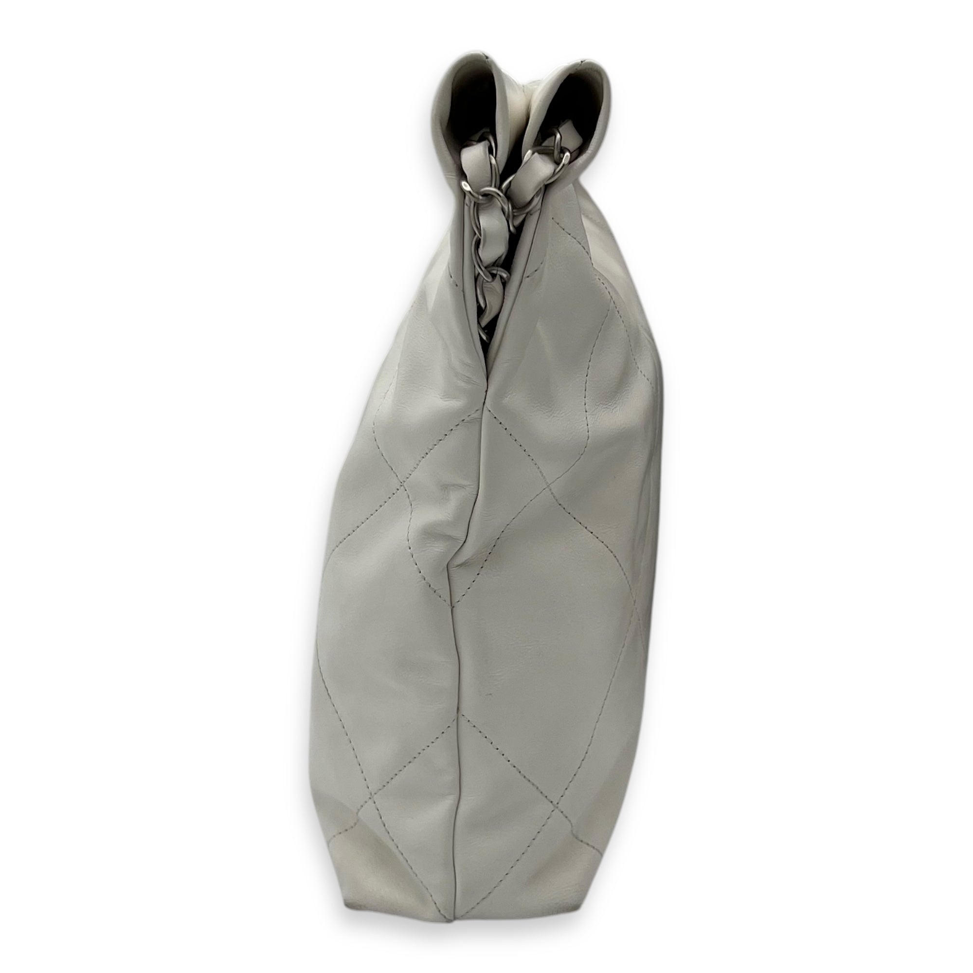 22 Tote Tote Bag Small White in Calfskin, Silver hardware