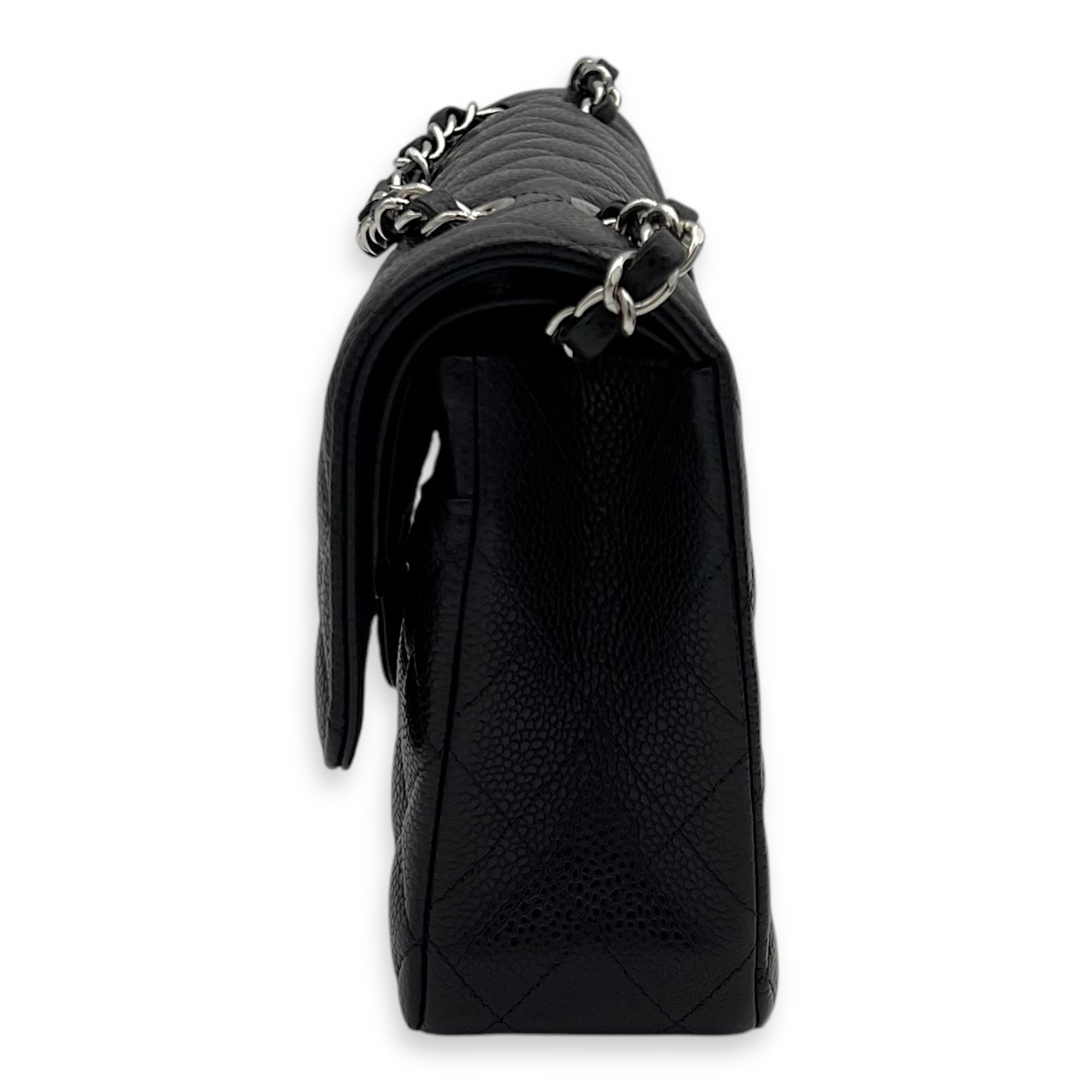 Classic Medium Black Shoulder Bag in Caviar Leather, Silver hardware