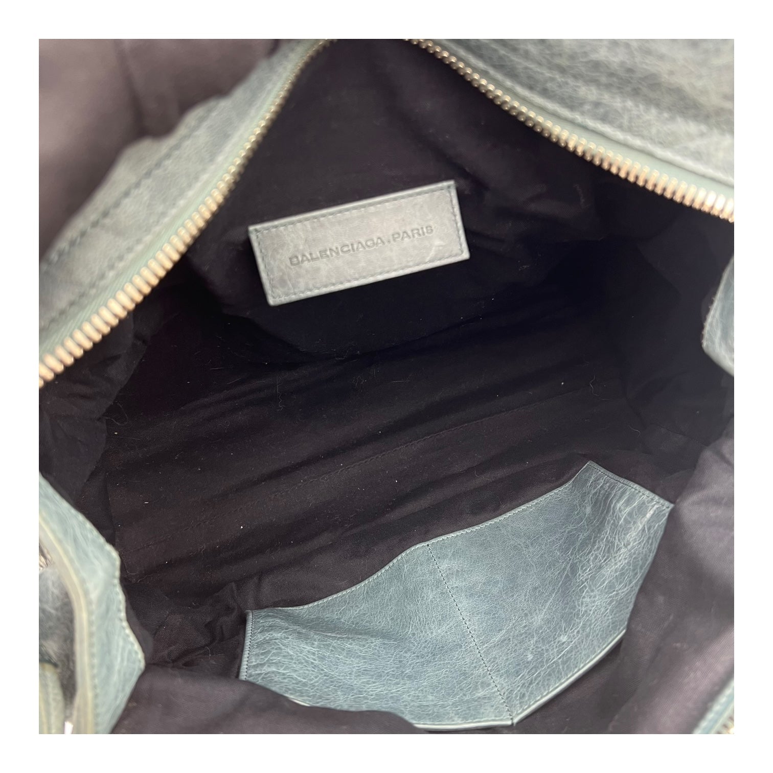 Motocross Giant City Blue Shoulder Bag in Distressed Leather, Silver hardware