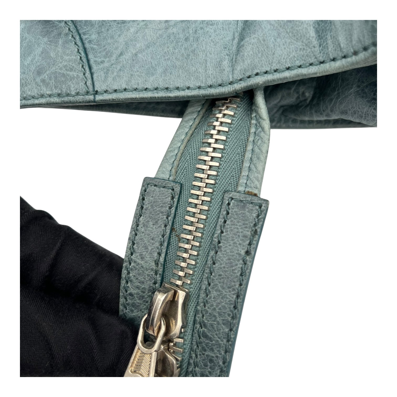 Motocross Giant City Blue Shoulder Bag in Distressed Leather, Silver hardware