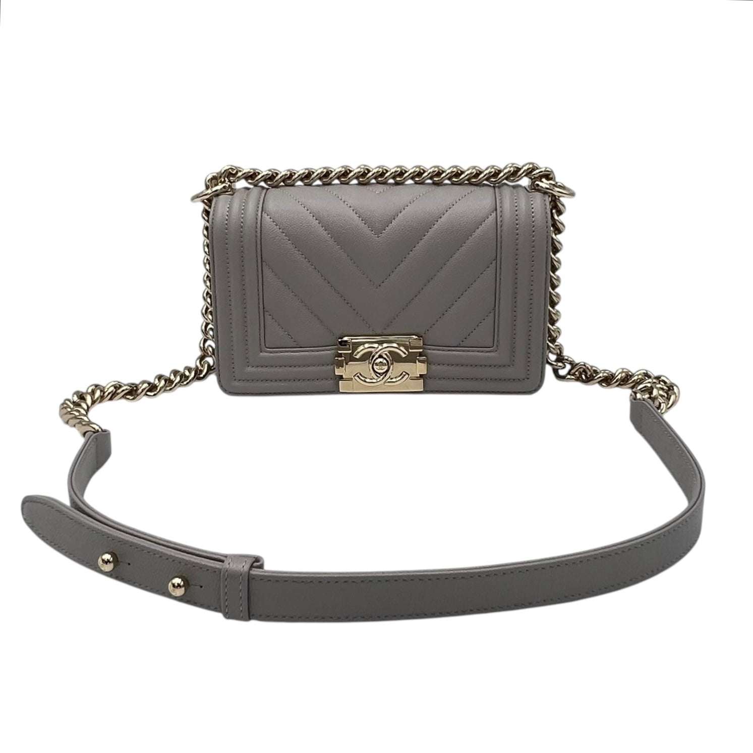 Chevron Quilted Boy Small Grey Shoulder Bag in Caviar Leather, Gold hardware