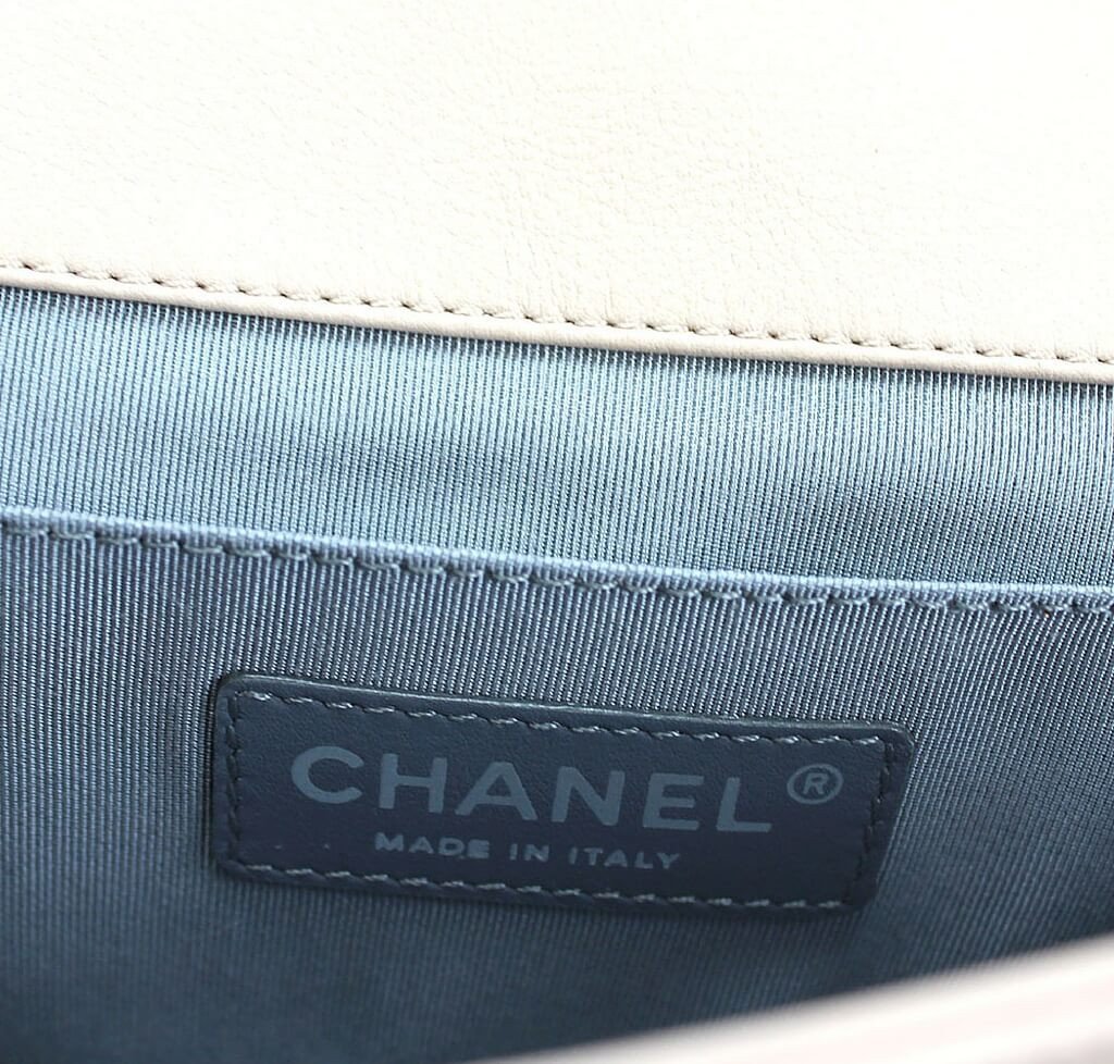 Chanel Boy Bag Flap Light Beige
