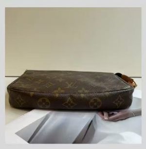 LOUIS VUITTON Monogram Pochette Accessories