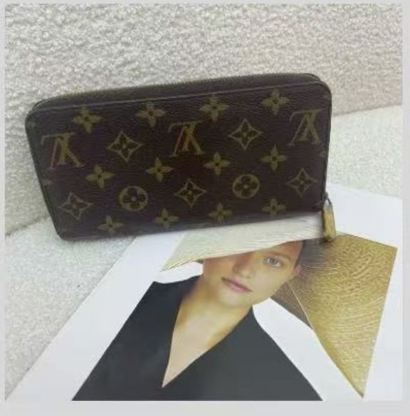 2009 LV/Louis Vuitton Open/Close Long Wallet