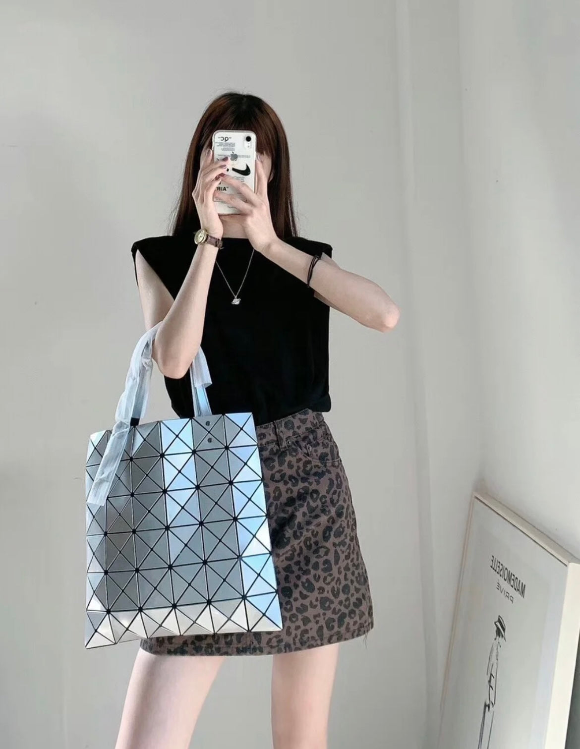 ISSEY MIYAKE Milk Tea Apricot Classic Six Palace Bag