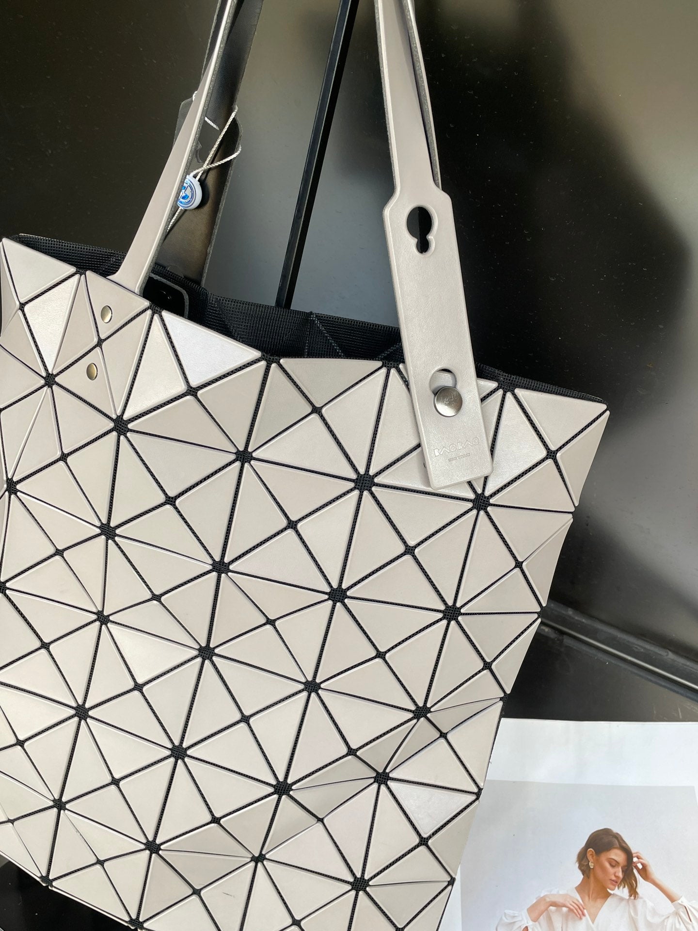 ISSEY MIYAKE Milk Tea Apricot Classic Six Palace Bag