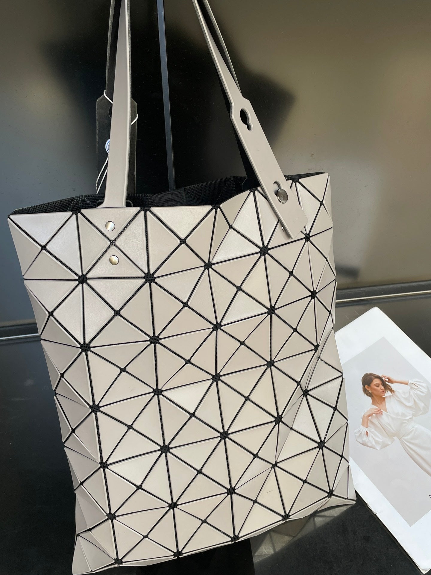 ISSEY MIYAKE Milk Tea Apricot Classic Six Palace Bag
