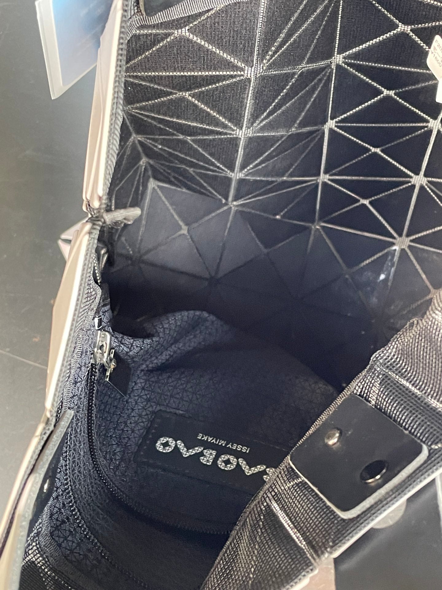 ISSEY MIYAKE Milk Tea Apricot Classic Six Palace Bag