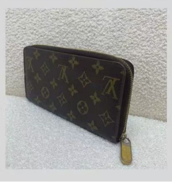 2009 LV/Louis Vuitton Open/Close Long Wallet
