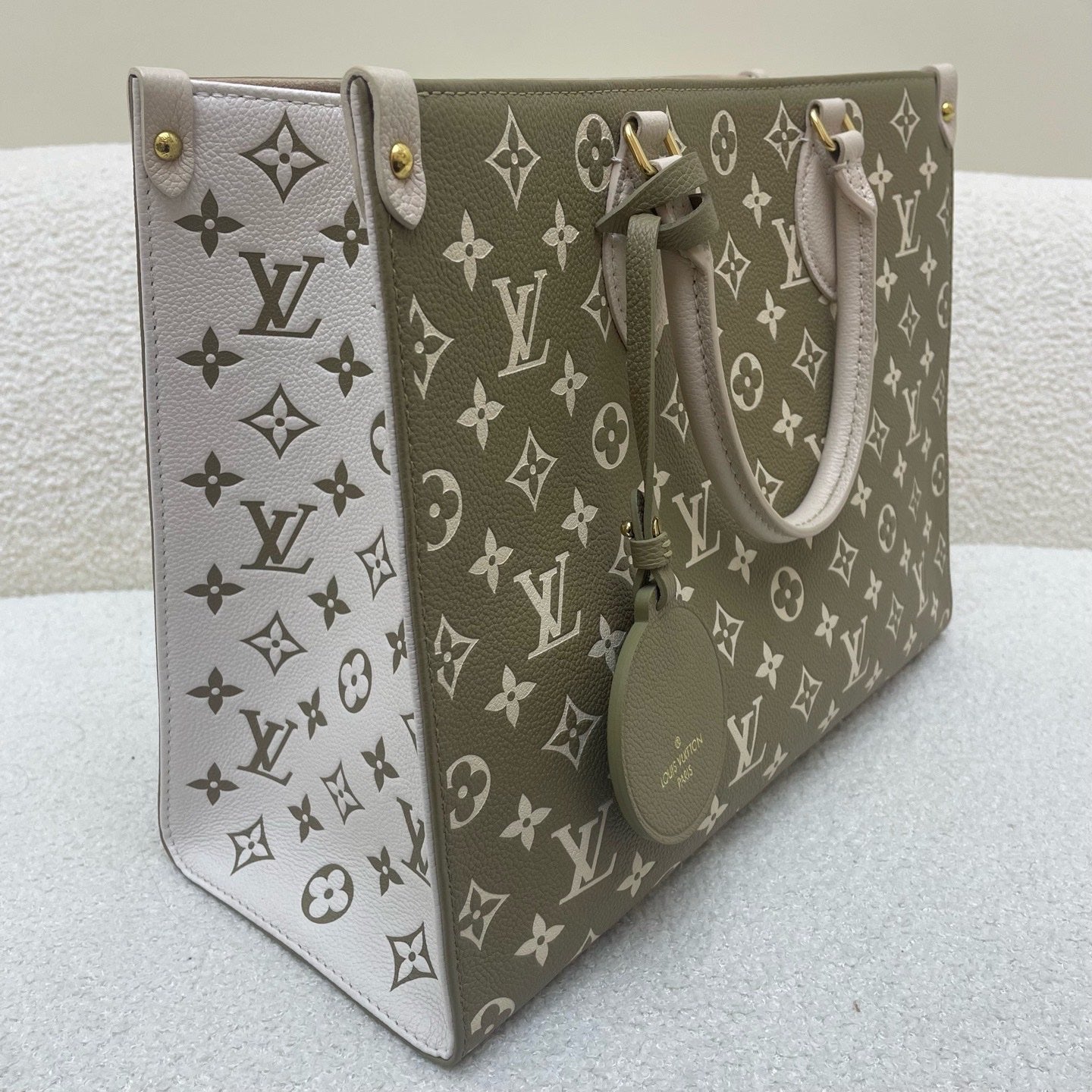Louis Vuitton Empreinte Monogram Spring In The City Onthego MM