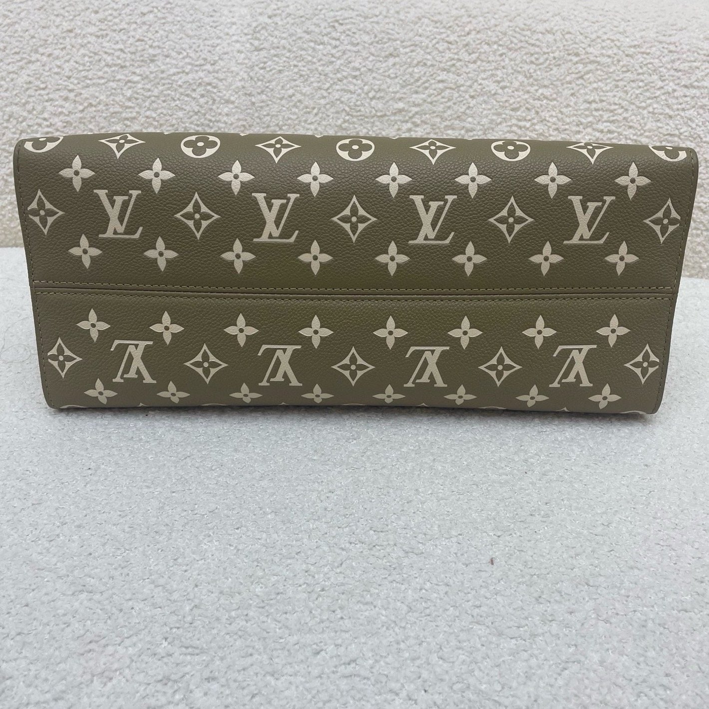 Louis Vuitton Empreinte Monogram Spring In The City Onthego MM