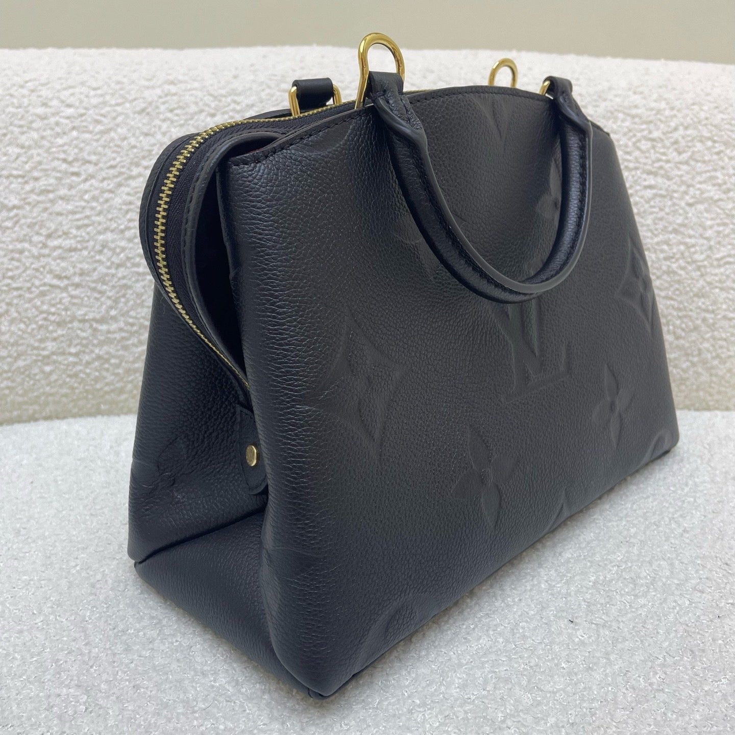 2022 LV Louis Vuitton black full leather petit palais new Montaigne chip model