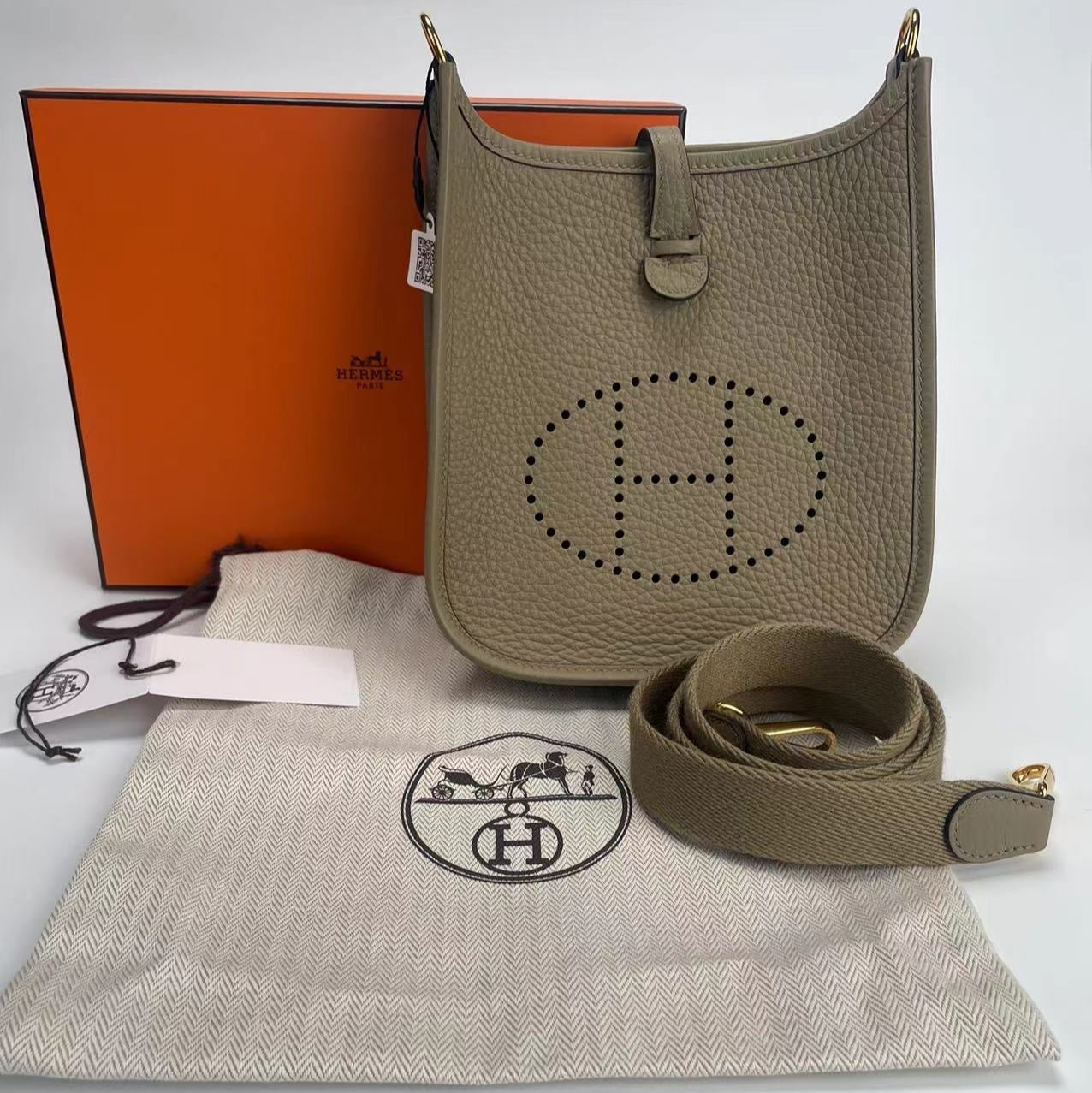 Complete set of Hermes Evelyne mini Evelyne beige W-cut