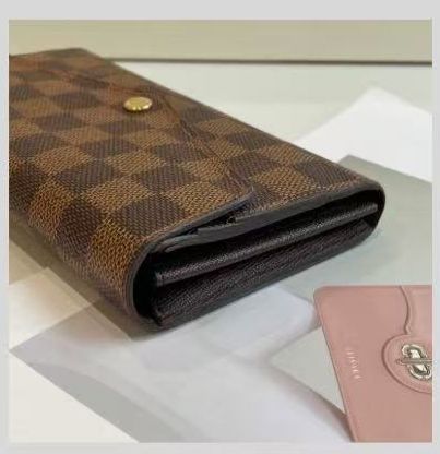 Louis Vuitton checkerboard double layered wallet